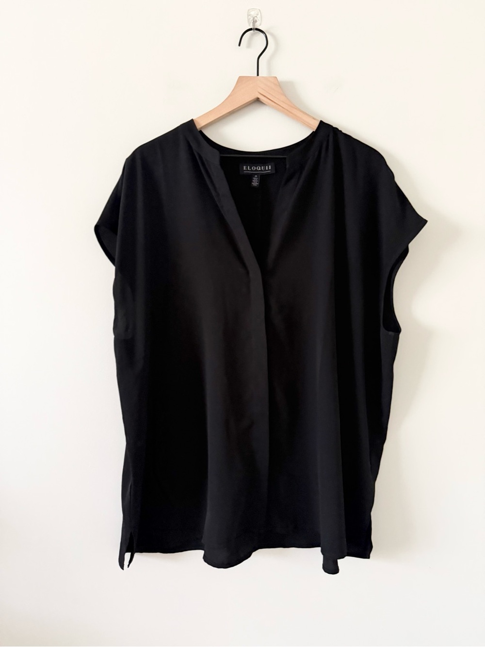 Eloquii Black Split Neck Cap Sleeve Blouse Size 20